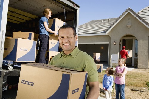 Local moving help for a flat or house in Loxford